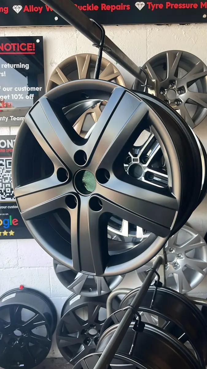 Diamond cut alloy wheel refurbished by Dimonty Alloys, Wigan