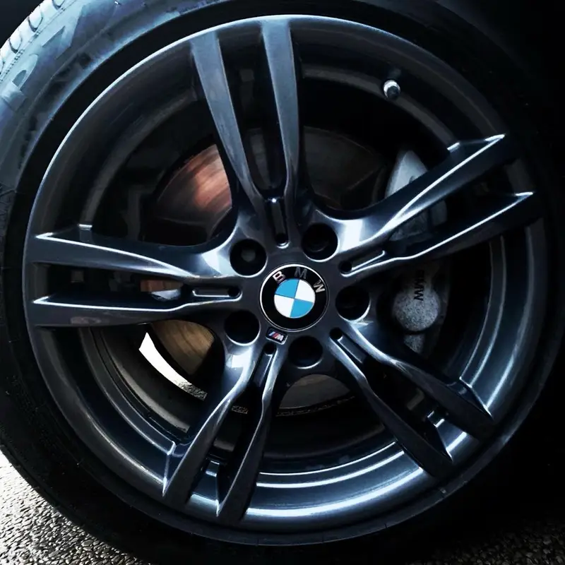 Kerbed alloy wheel restored to a factory finish by Dimonty Alloys