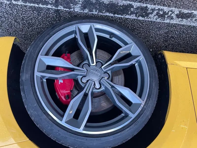 Diamond cut alloy wheel refurbished by Dimonty Alloys, Wigan