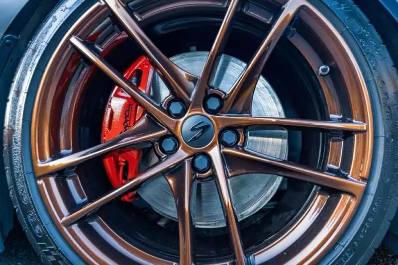Kerbed alloy wheel restored to a factory finish by Dimonty Alloys