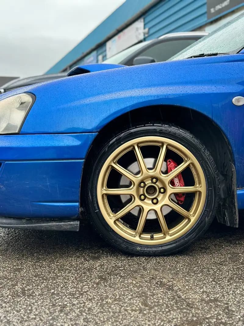 Kerbed alloy wheel restored to a factory finish by Dimonty Alloys